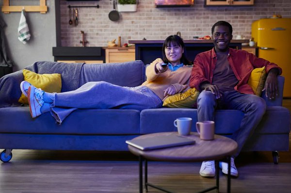 Comment regarder C8 en direct gratuitement ?